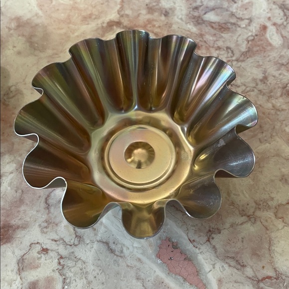 EUC~Set Of 4 Vintage Aluminum Scalloped Designed JELL-O Style Molds - Picture 5 of 10